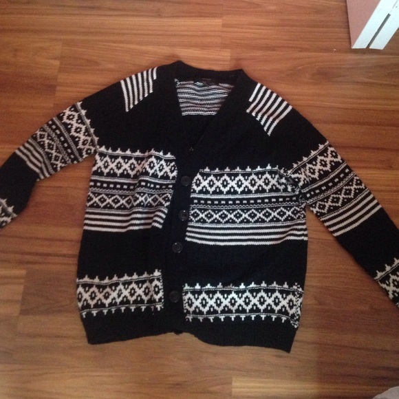 FOREVER 21 BUTTON UP SWEATER