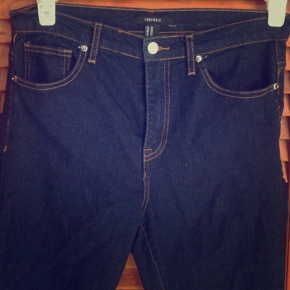 High rise dark wash jeans from forever 21!!