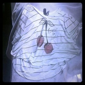 V neck shirt black and white winged sleeve