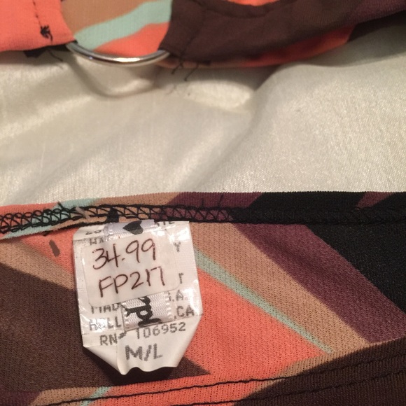 Bikini - Picture 3 of 3