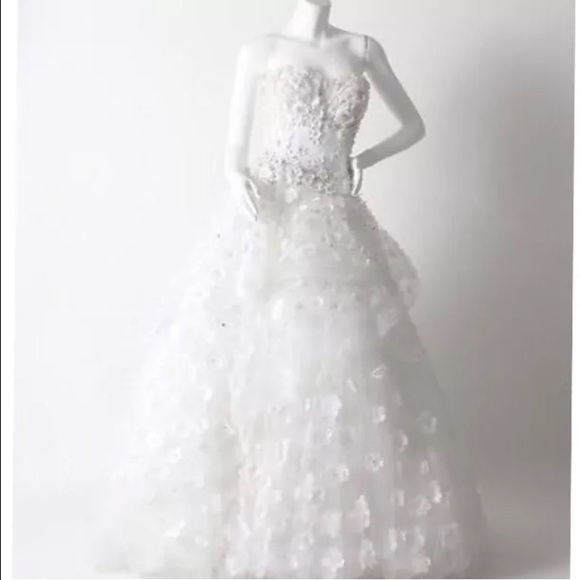 Monique Lhuillier 'Sophie' wedding dress + veil