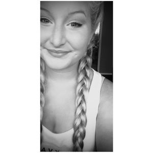 Meet your Posher, Nicole