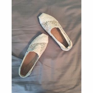White Lace Toms