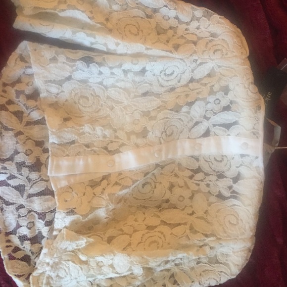 Ivory lace jacket - Picture 2 of 3