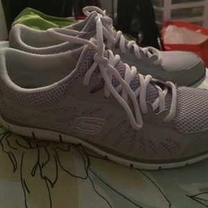 Skechers grey & white flex sneakers size 8.5