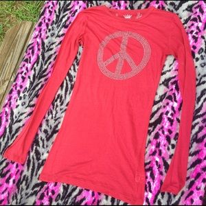 Red peace sign long sleeve top