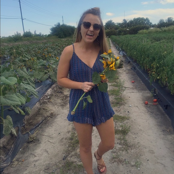 Meet your Posher! - Picture 2 of 4