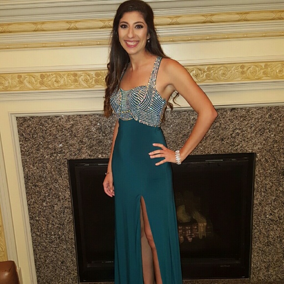 Meet your Posher, Dahlia!! - Picture 2 of 5