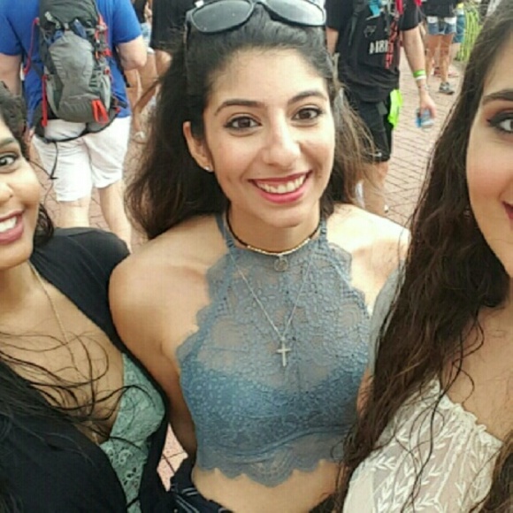 Meet your Posher, Dahlia!! - Picture 3 of 5