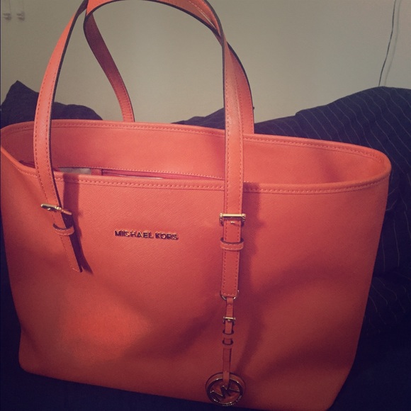 Michael Kors jet setter tote