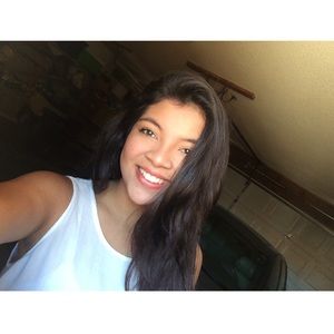 Meet your Posher, Alejandra