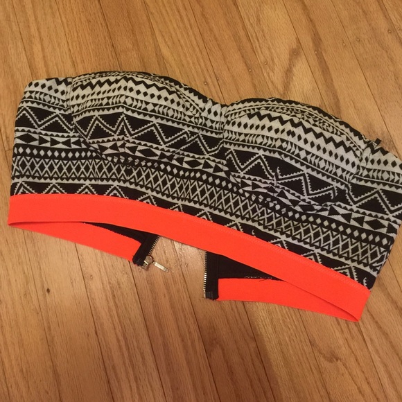 large strapless - Picture 2 of 4