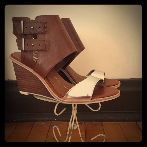 Wedge sandals