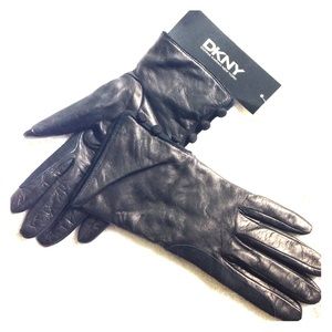 Women's leather gloves
