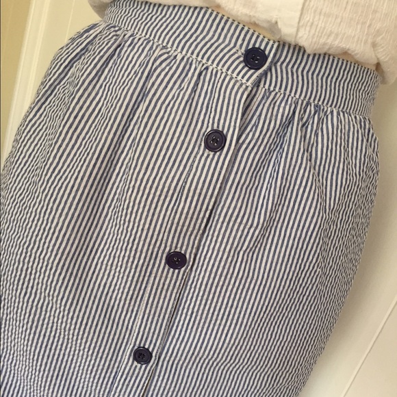 •Anthro Seer Sucker Skirt•