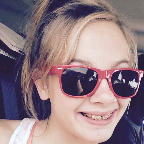 Meet your Posher, Lucy - Picture 1 of 1