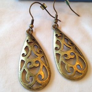 Lia Sophia Chantilly earrings