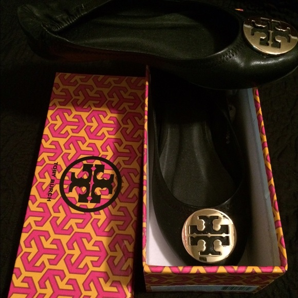 TORY BURCH FLATS!!