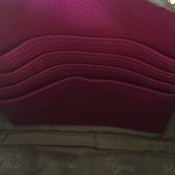 **SOLD** NWT $158 Michael Kors Crossbody - Picture 4 of 4