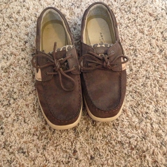 Cute cheetah sperrys