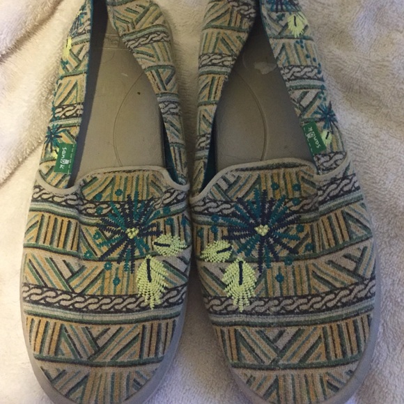 Sanuk size 8