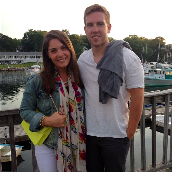 Meet your Posher, Sarah! ✌️ - Picture 2 of 4