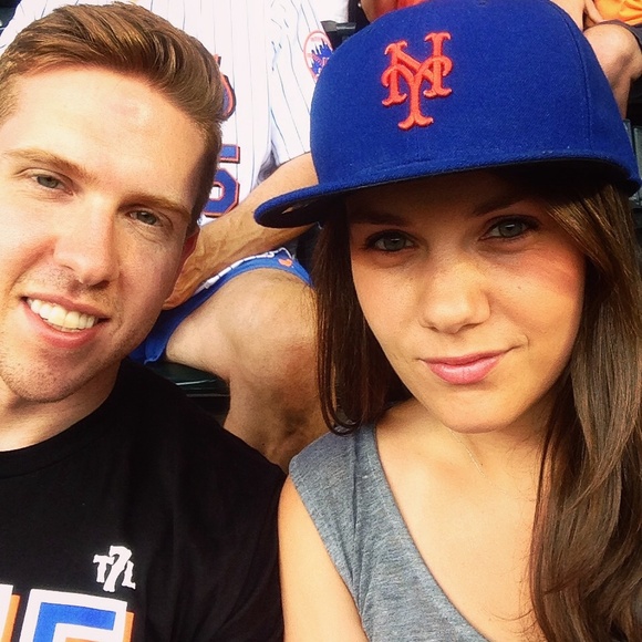 Meet your Posher, Sarah! ✌️ - Picture 3 of 4