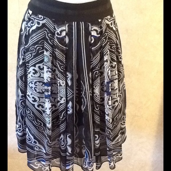 White House Black Market Skirt