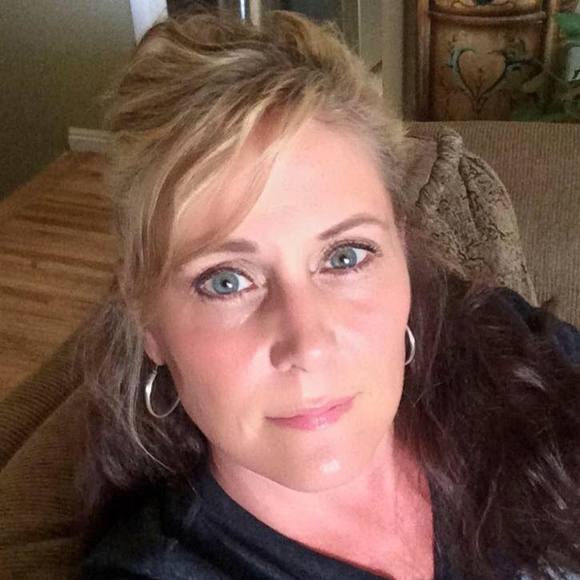 Meet your Posher, Camille