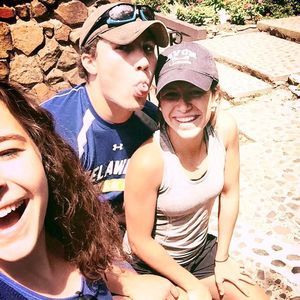 Meet your Posher, Caitlin