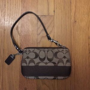 Coach wristlet classic style