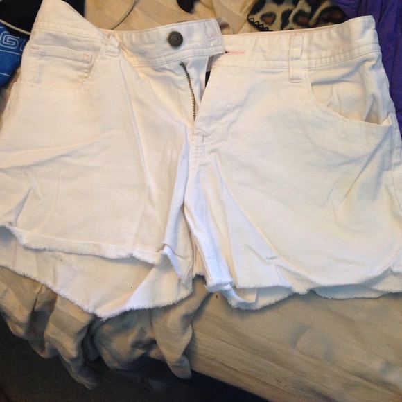 White cut off jean shorts size 4