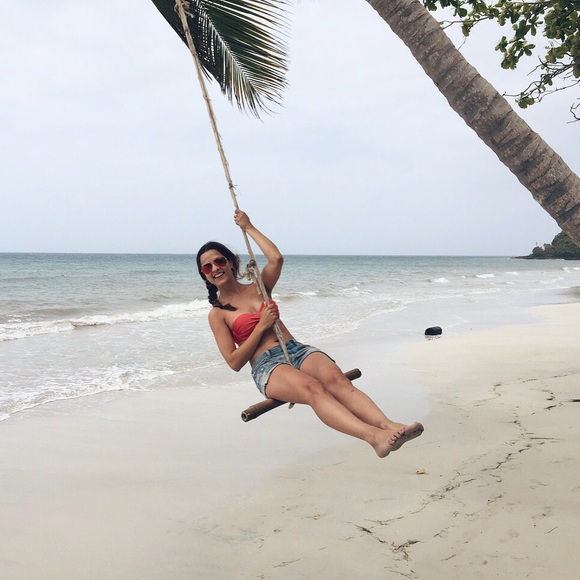 Meet Your Posher, Maria! - Picture 3 of 4