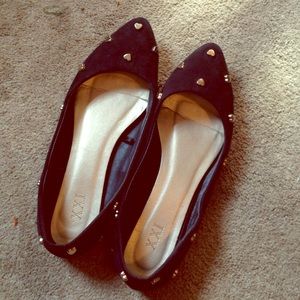 Black and gold heart flats