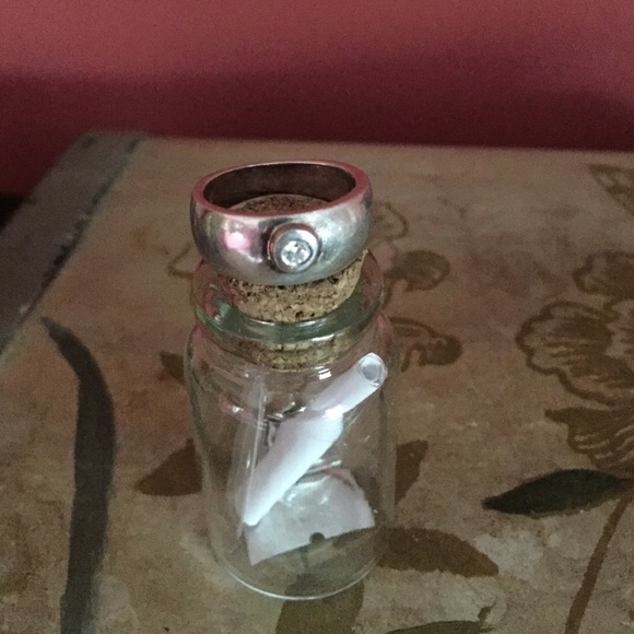 Jewelry - Beautiful Silver Ring