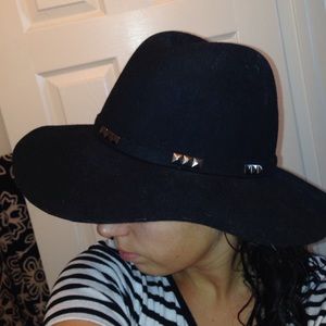 Floppy black hat with studs