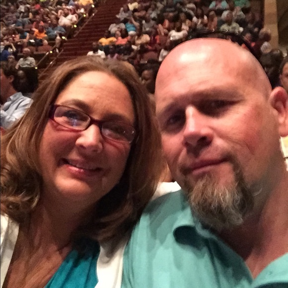 Meet your Posher, Mel - Picture 1 of 1