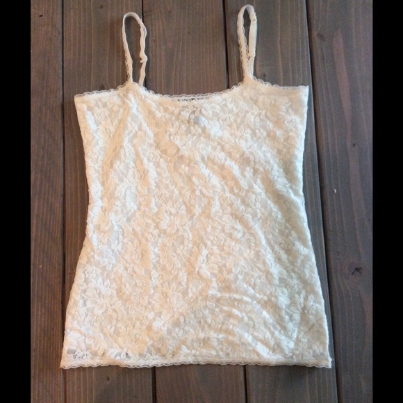 Beautiful White House black market lace cami NWT