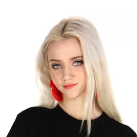 Meet your Posher, Brittany - Picture 1 of 1