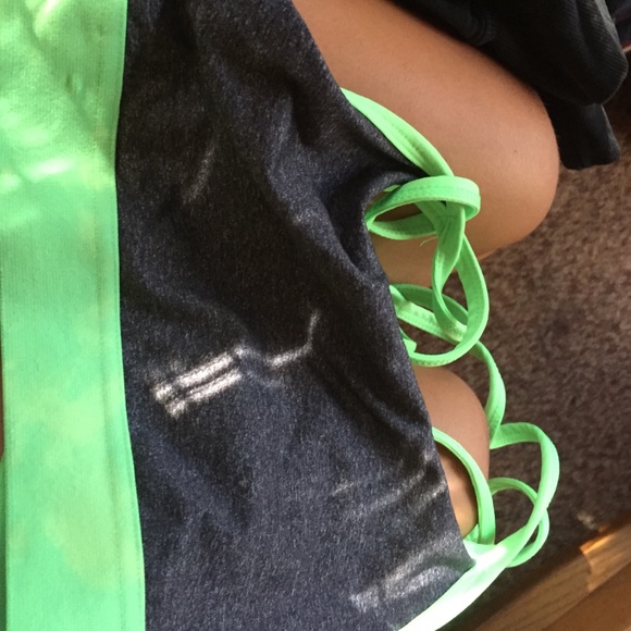 sports bra