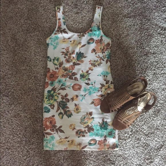 ❌SOLD❌-Floral Body Dress