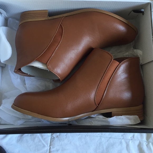 JustFab Shoes - Just fab brown booties size 8.5
