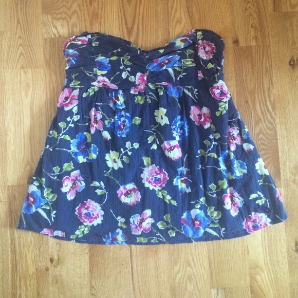 Abercrombie & Fitch strapless top