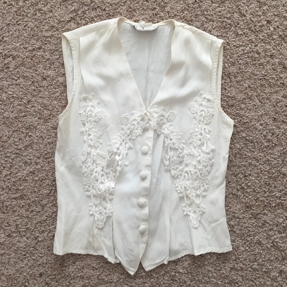 Vintage vest/blouse with lace