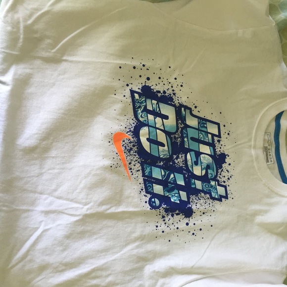 Mens Nike T-shirt