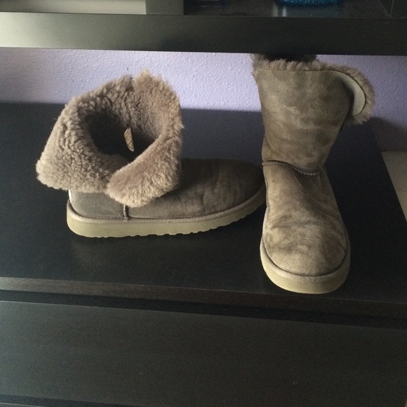 Bailey Button Grey Uggs