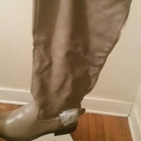 Knee boots - Picture 3 of 4