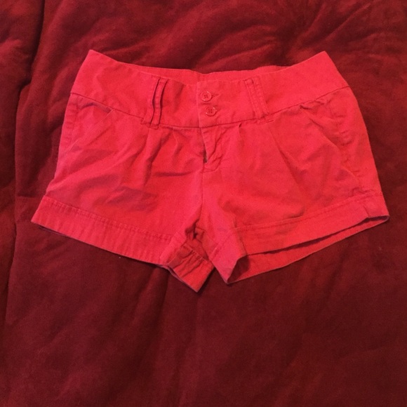 Coral short shorts