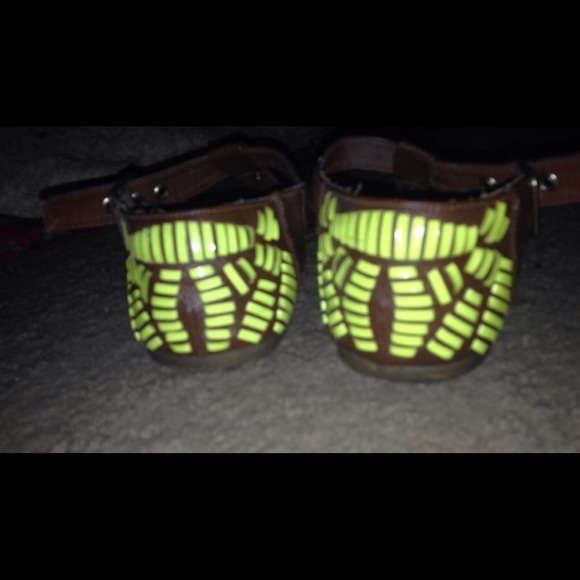 Sandals - Picture 2 of 3
