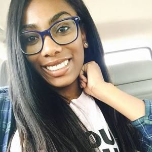 Meet your Posher, Vanessa